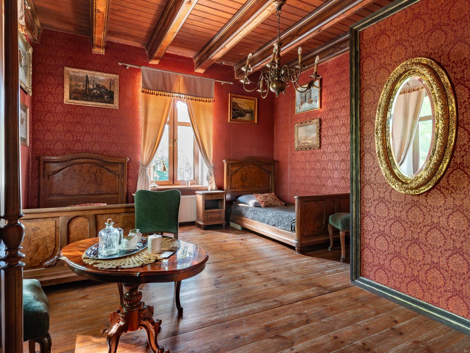 Dwor Mysinek Apartman Grabowiec  Szoba fotó