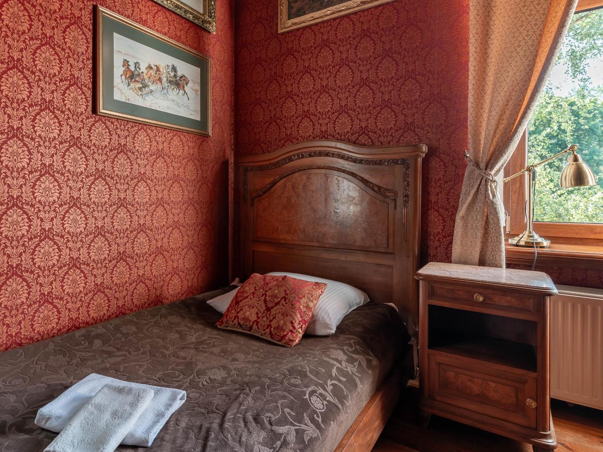 Dwor Mysinek Apartman Grabowiec  Szoba fotó
