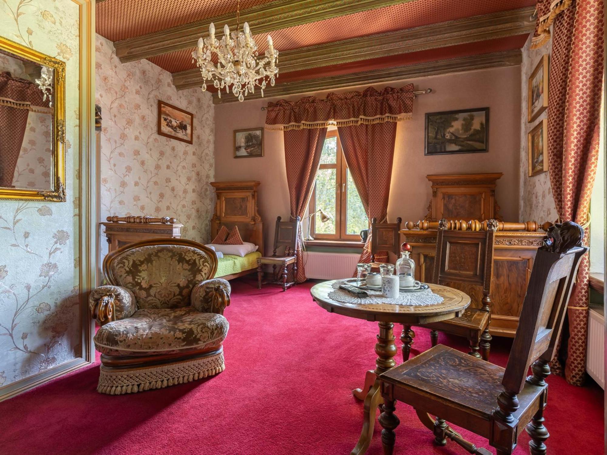 Dwor Mysinek Apartman Grabowiec  Szoba fotó